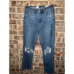 New with tags American Eagle Women’s high Rise Mom jeans